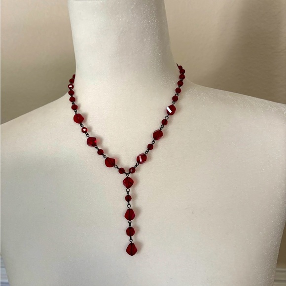 Red Beaded Lariat Style Necklace - Picture 1 of 5